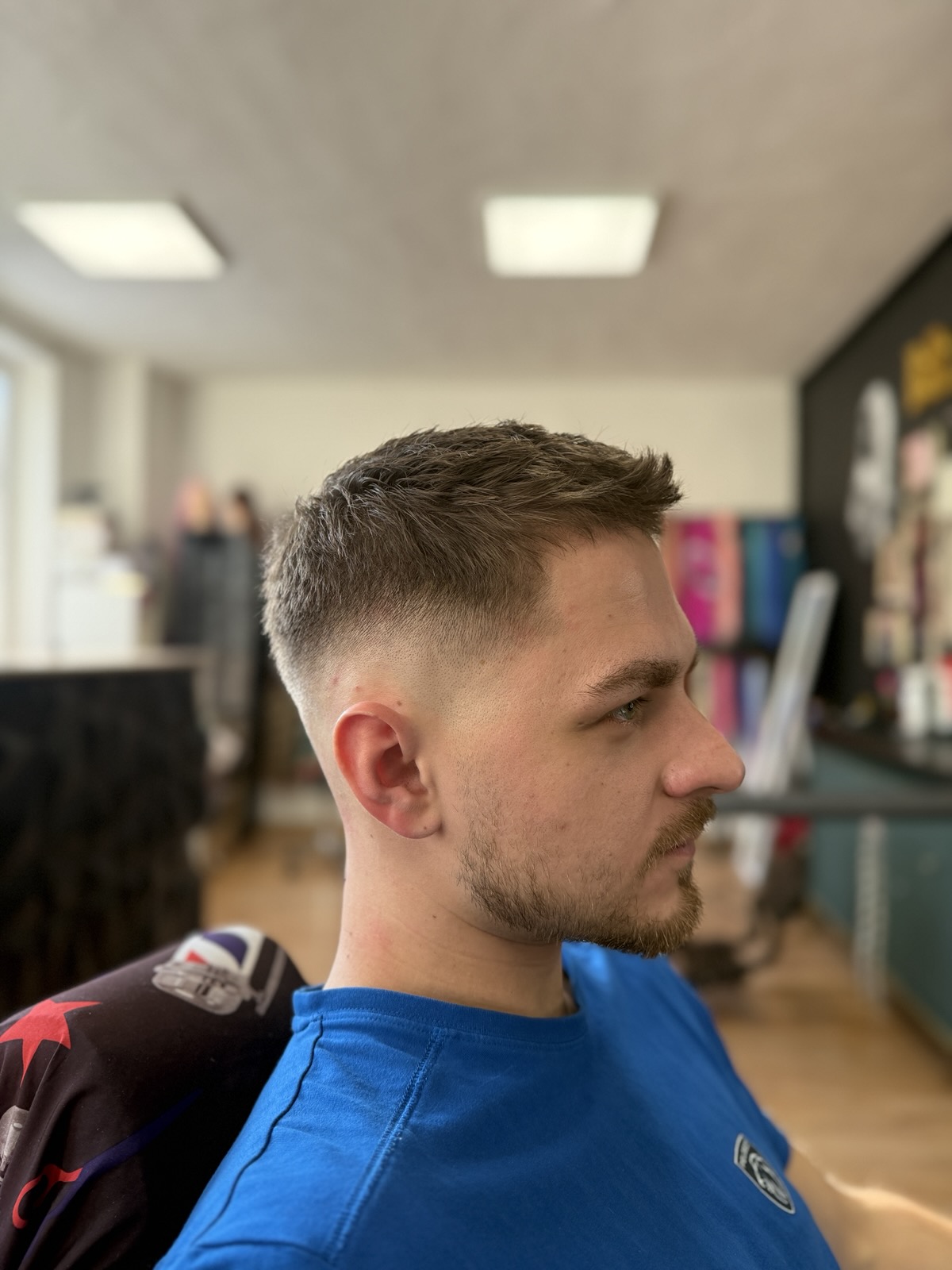 Barber & Braider práca — zapletané copíky